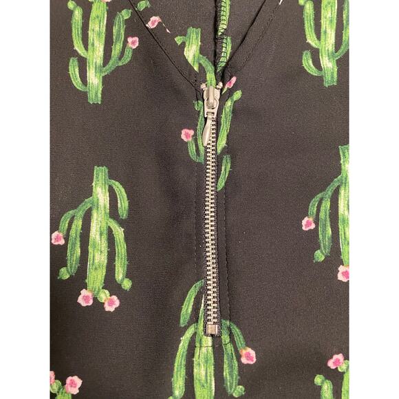 Lily White Women’s Sleeveless Cactus Print Top Size M – Black Green Pink - Picture 3 of 6